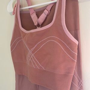 Fabletics Workout Set? Yes ma’am! 💗